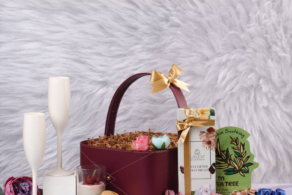 Custom hamper