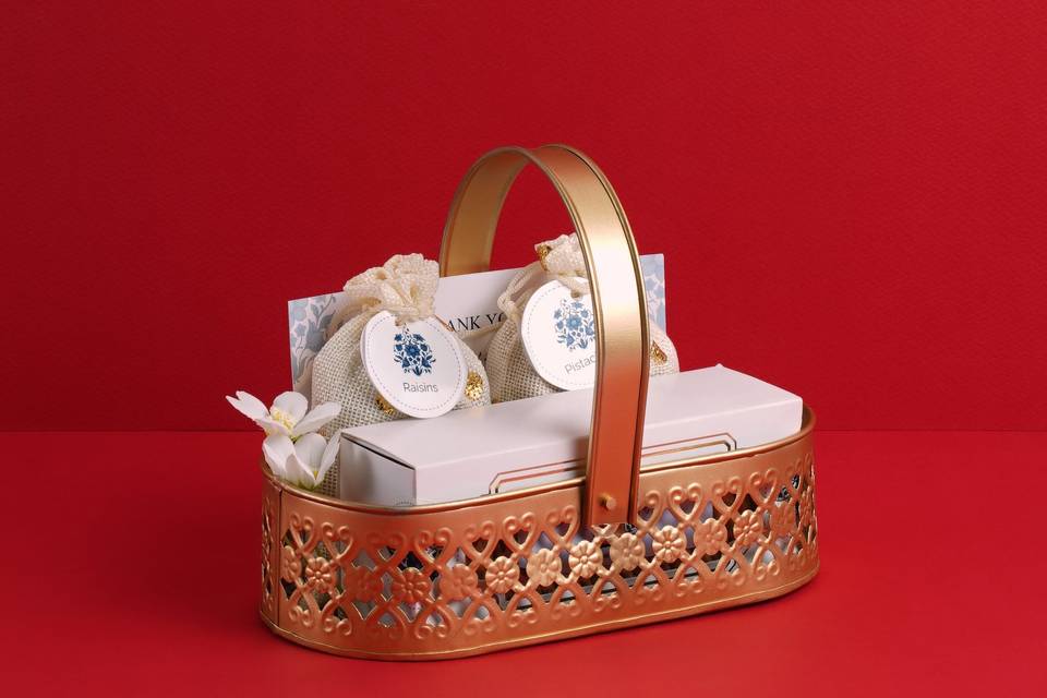 Custom hamper