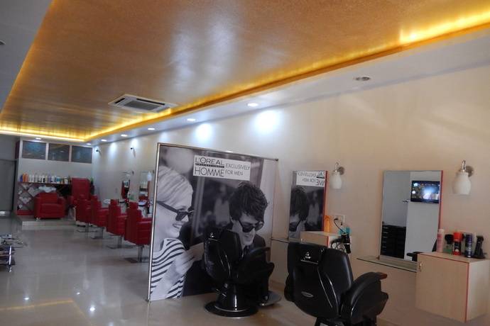 Varsha Unisex Salon