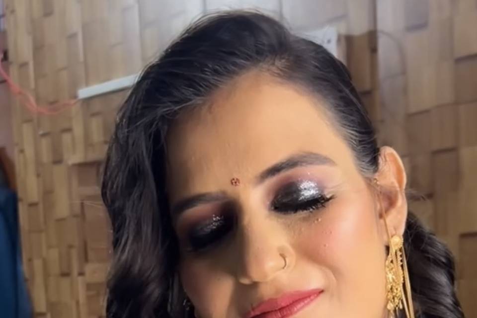 Party makeup