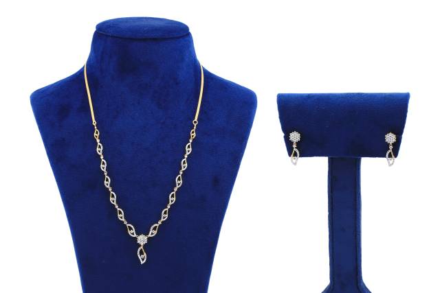 Necklace & earrings