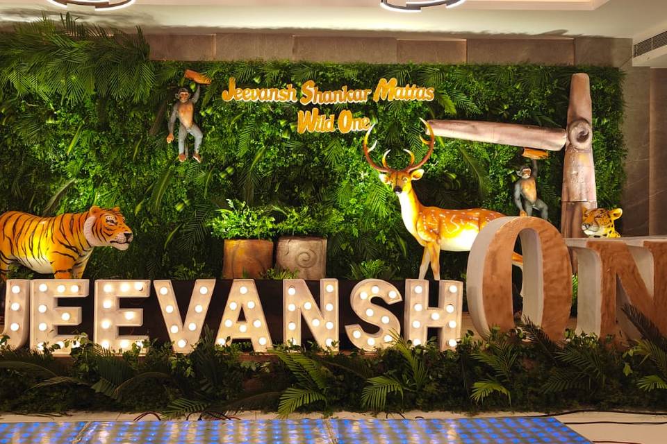 Birthday decor jungle