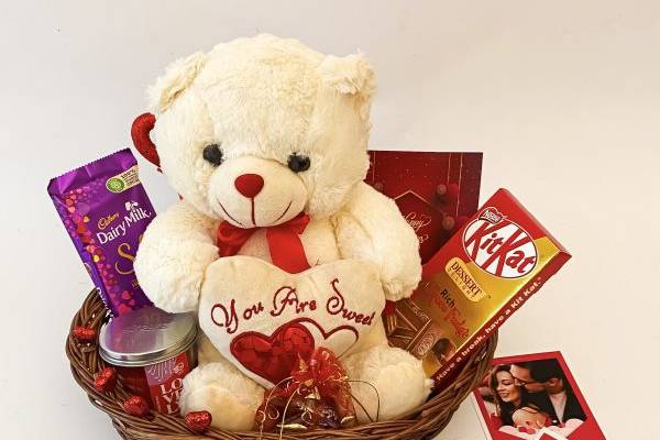 Valentine’s day gift hampers w