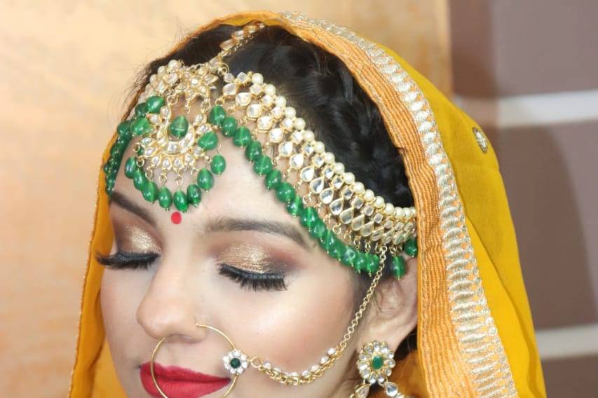 Shara Makeup Tutorial - Makeup Artist - Indirapuram 