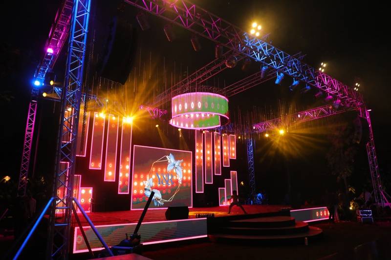 THE SANGEET STAGE