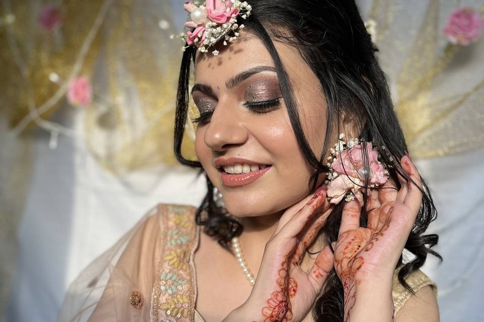 Mehendi bride