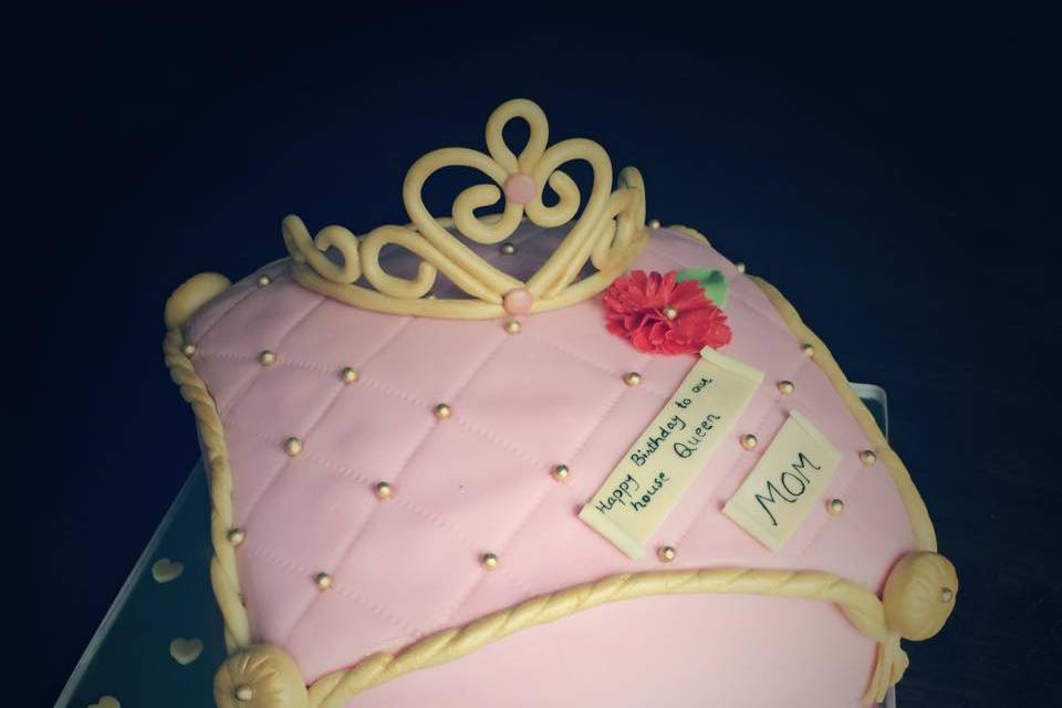 Customized cake