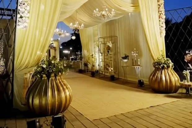 Entrance decor