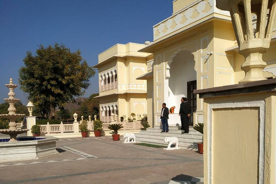 Entrance decor