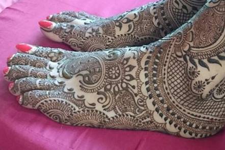 Damini Shah Mehendi Artist