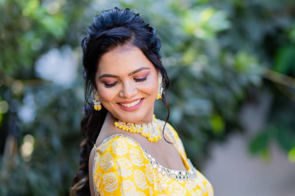 Haldi bride urmi