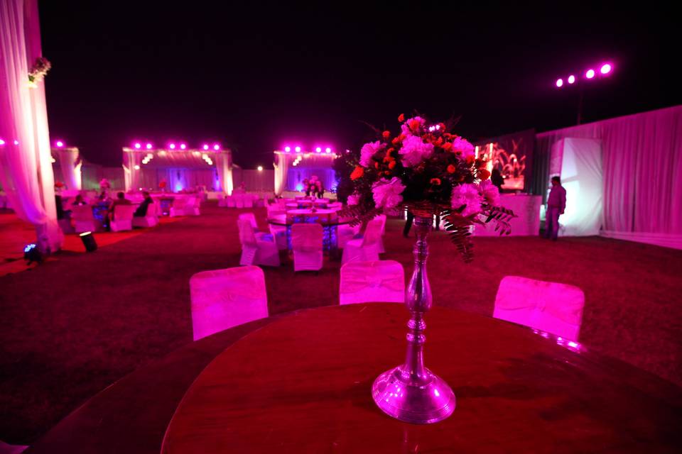 Table decor and lighting