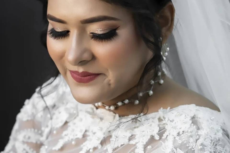 Aadhishree Makeover & Freelance Makeup Artist in Lucknow