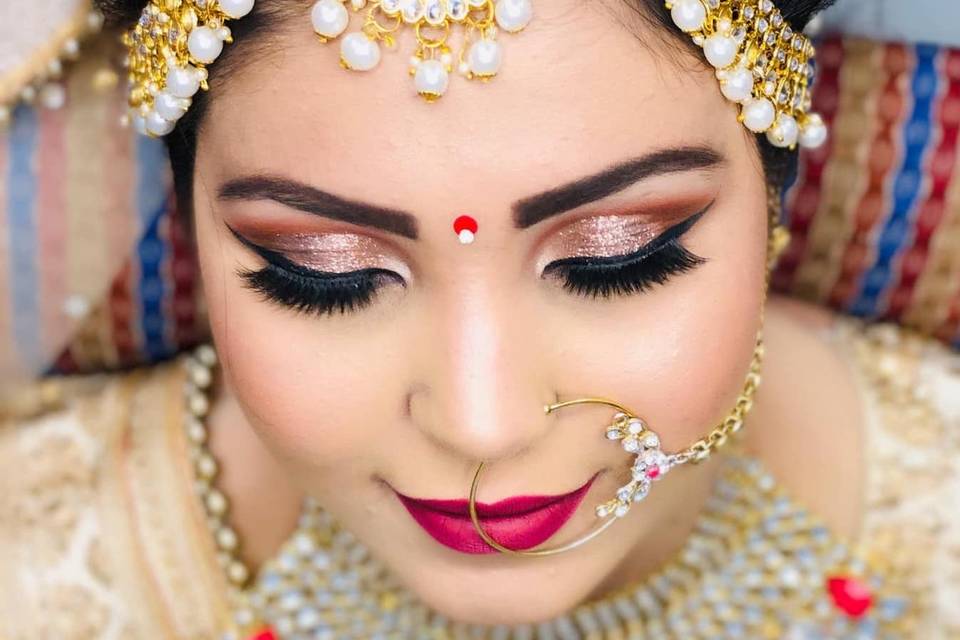 Monisha's Makeovers by Yukti Kakkar