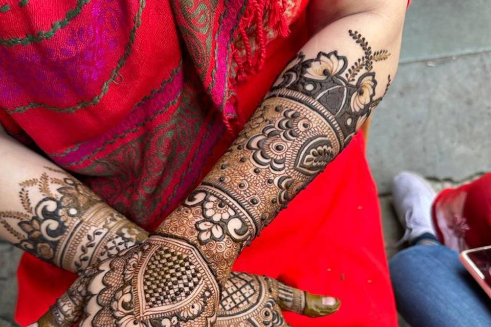 Aman Mehndi Artist, Indira Nagar