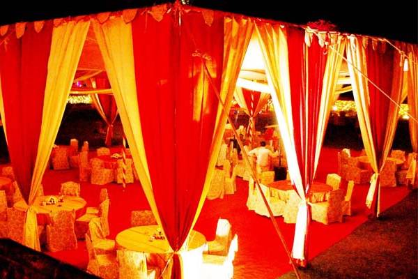 Wedding decor and lighting