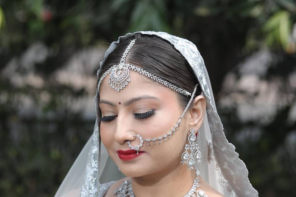 Bridal with minimal look