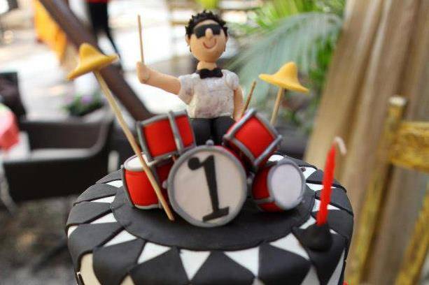 Super rock star cake