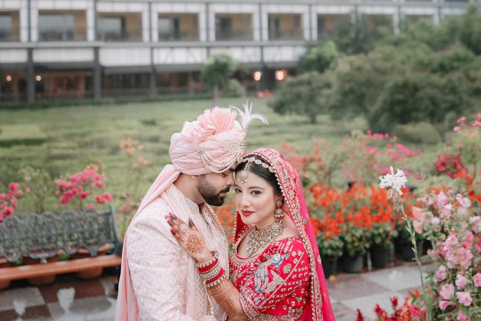 couple portrait in mayfair