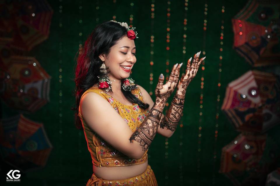 Mehendi candid