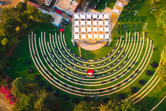 Amphitheatre Overview - Day