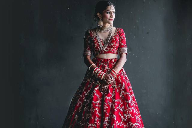 10 Beautiful Celebrity Lehenga Designs for Wedding & Reception - NAVI-pedia