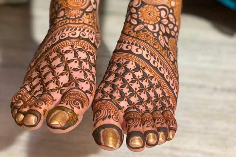 Bridal feet