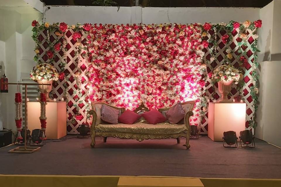 Couple stage