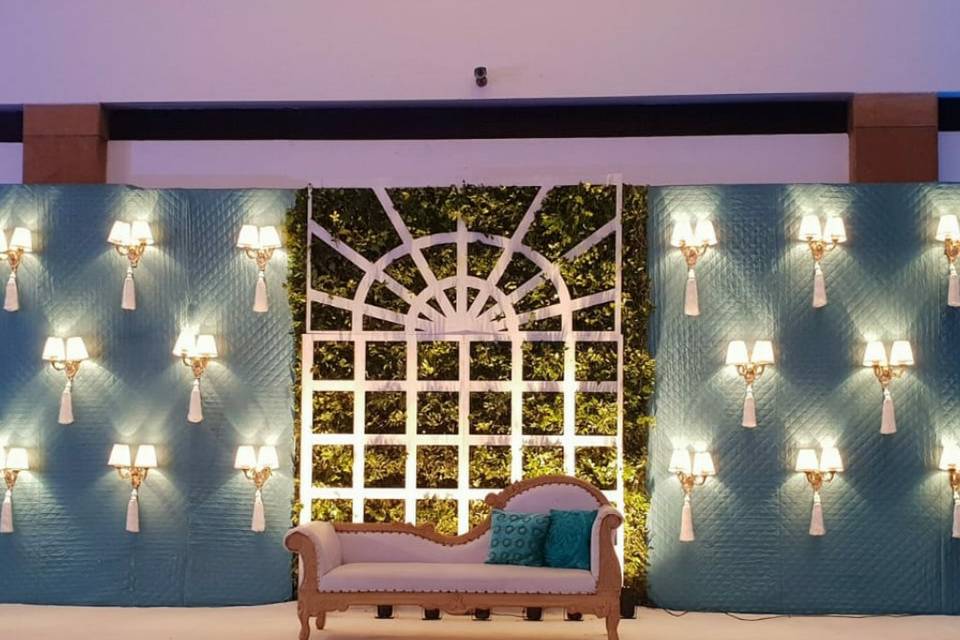 Couple stage