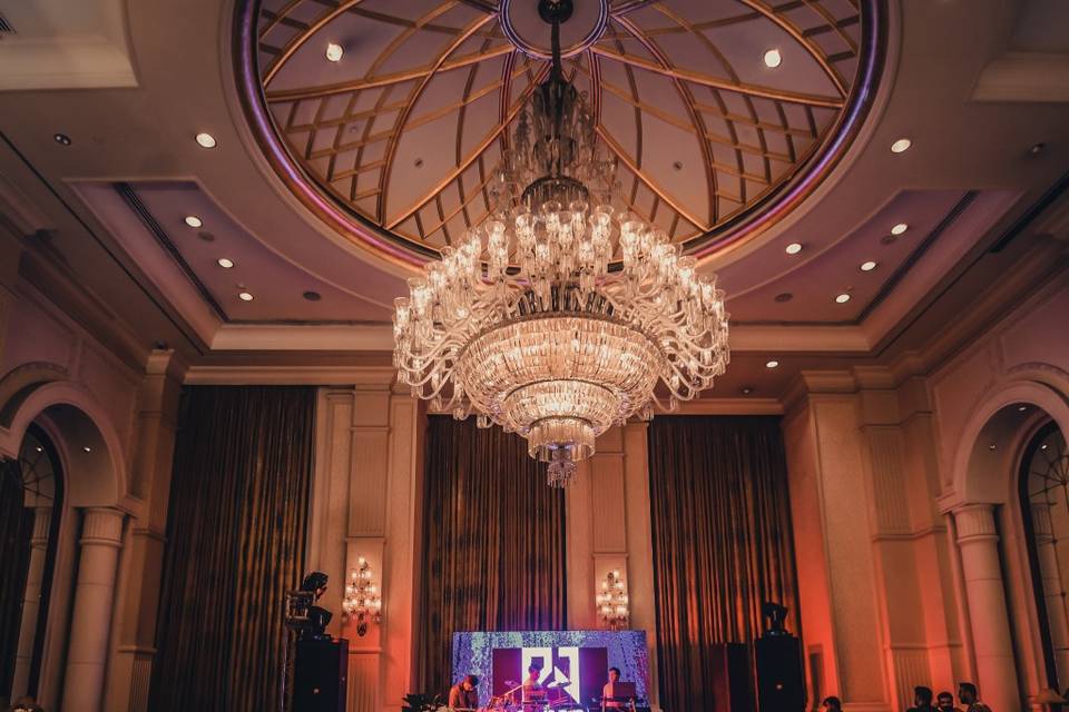 Entertainment stage