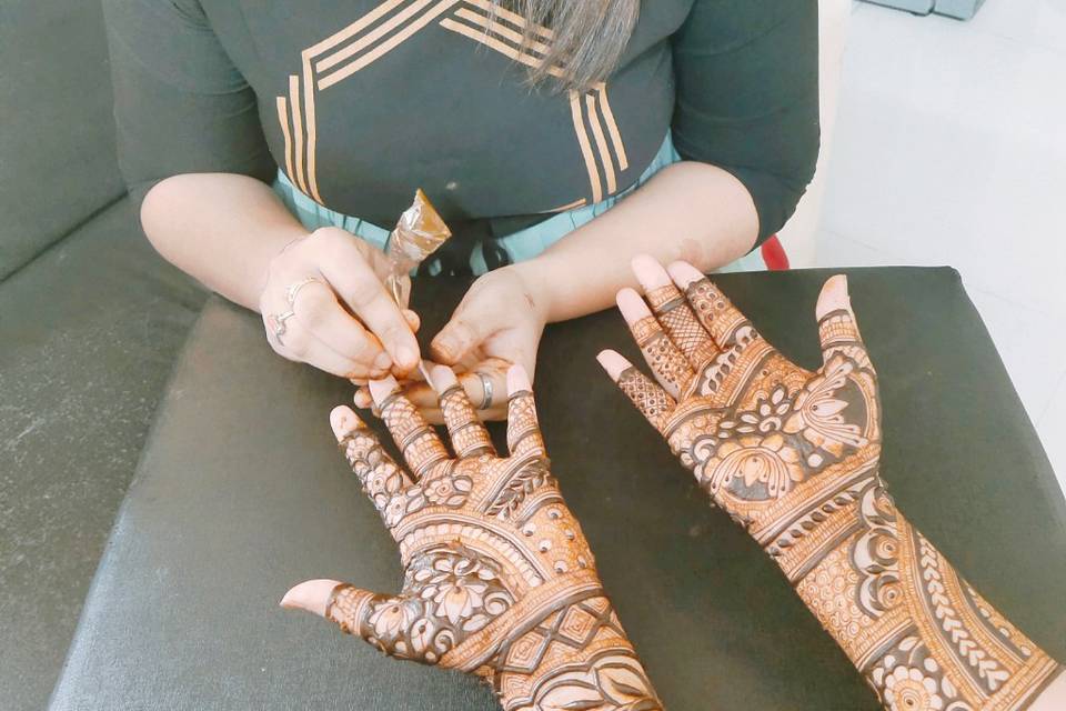 Nida Henna Arts