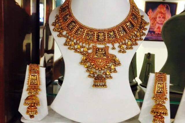 Buy quality 916 Gold Hallmark South Indian Long Necklace in Patan