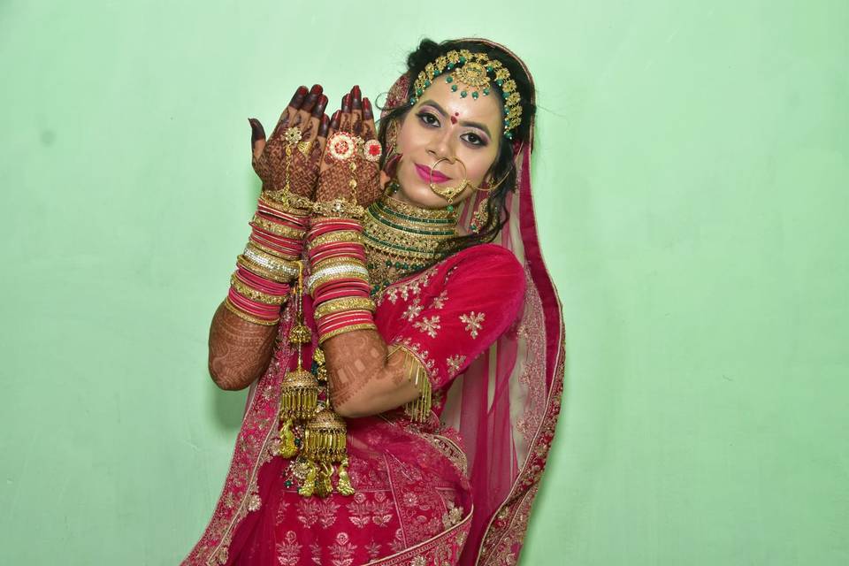 Aura Makeover Kanpur