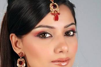 Saloni Makeup & Beauty Studio