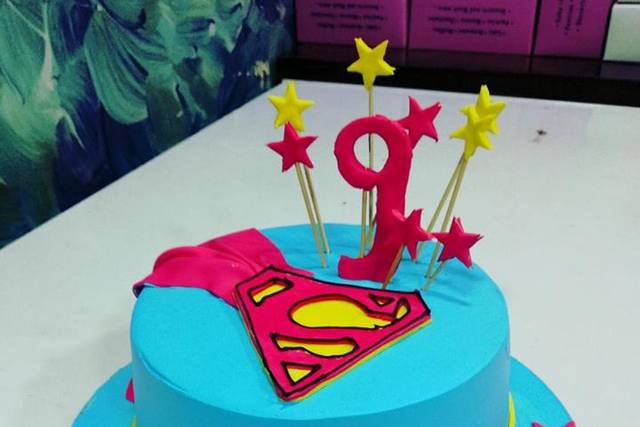 Katy's Kitchen: DC Superhero Girls Cake featuring Wonder Woman