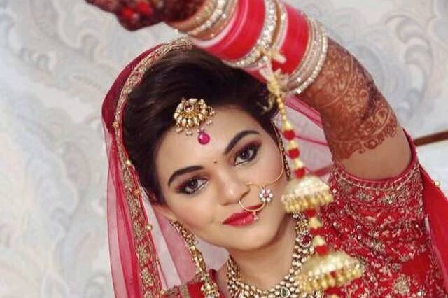 Ekta Bakshi Makeup Artist - Makeup Artist - Anand Vihar 