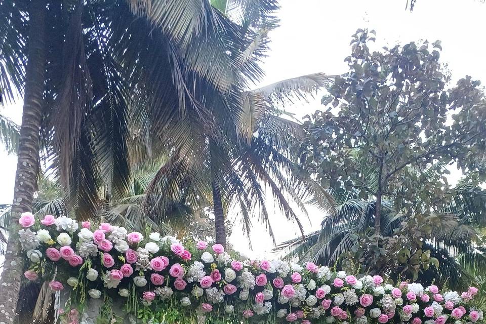 Entrance arch decor