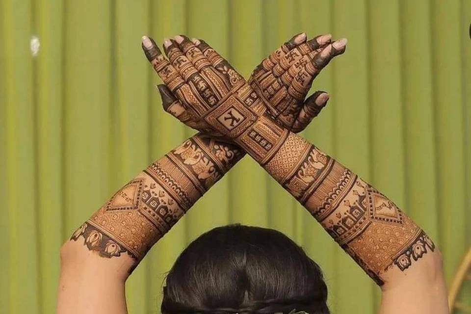 Lucky mehndi art