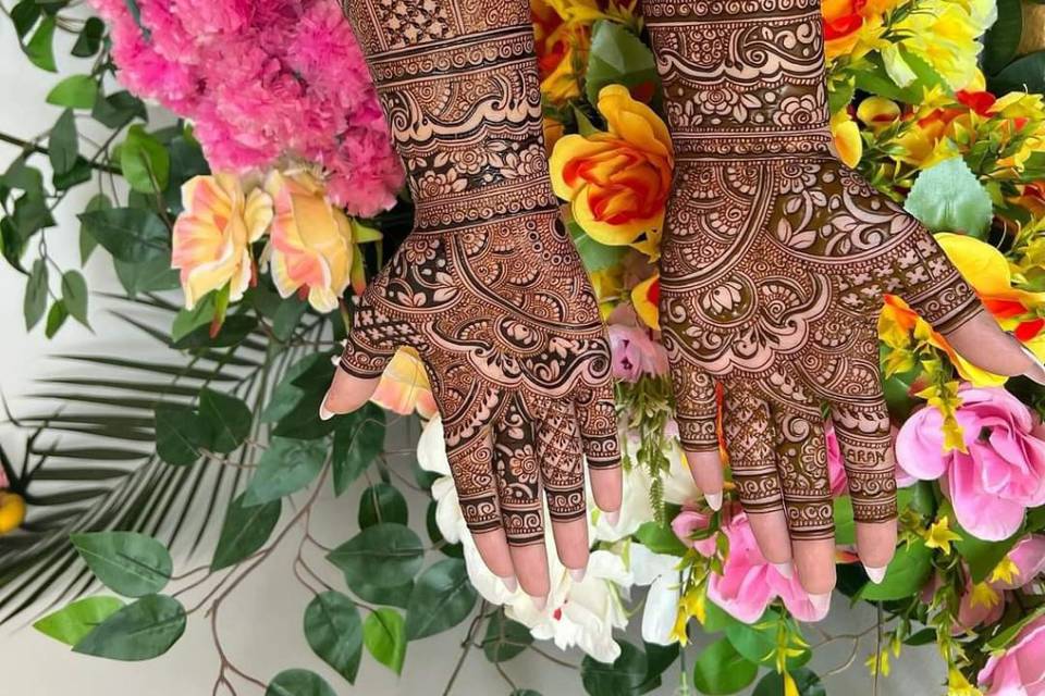 Lucky mehndi art