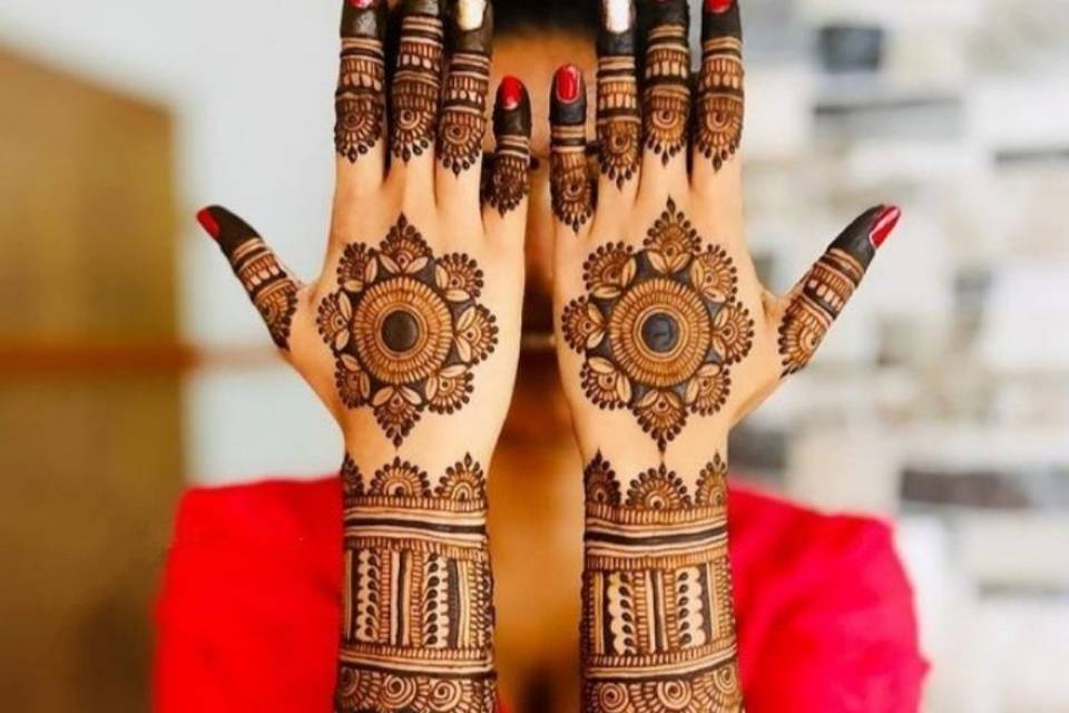 Lucky mehndi art