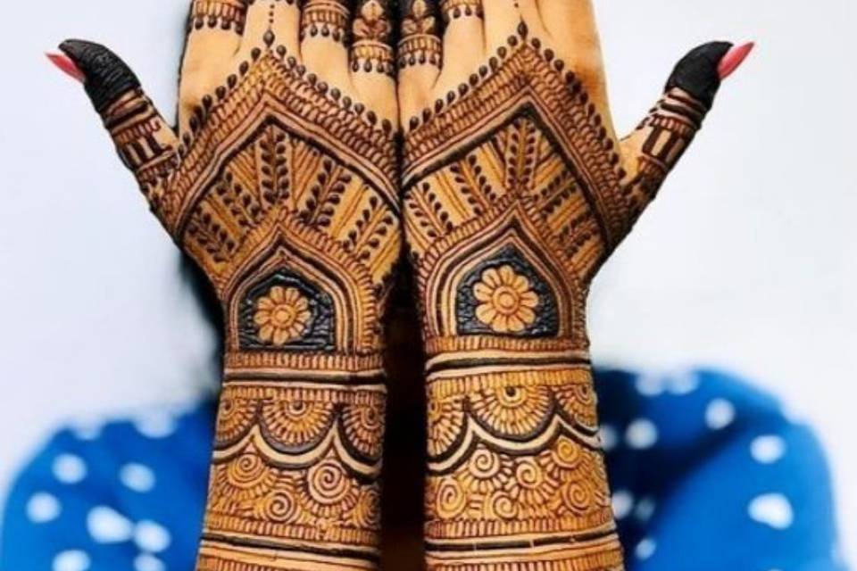 Lucky mehndi art