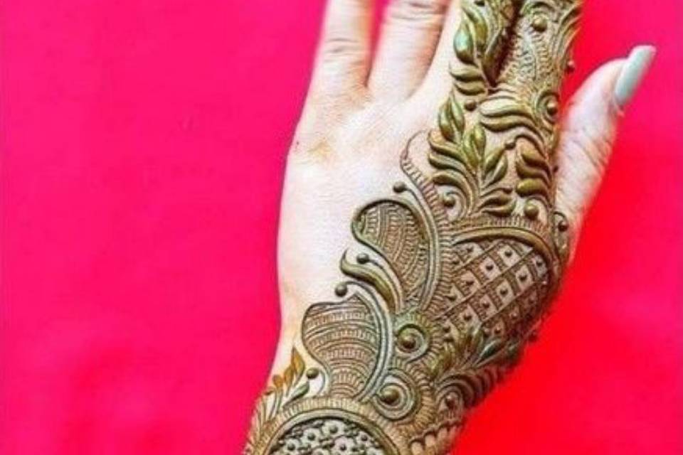 Lucky mehndi art