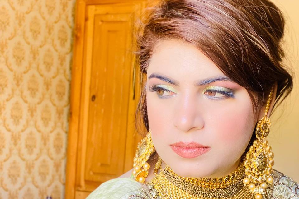Aleesha Makeup, Srinagar