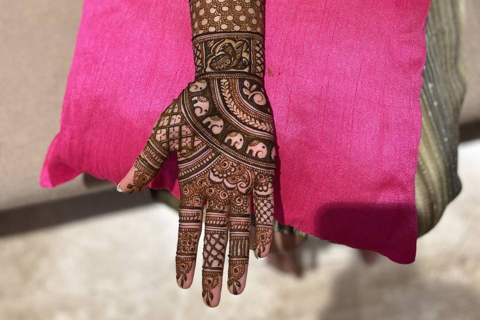 portrait mehndi