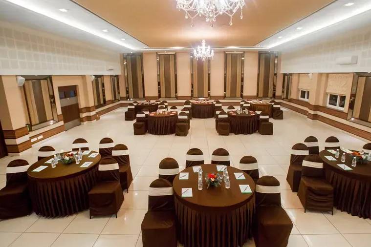 Banquet hall