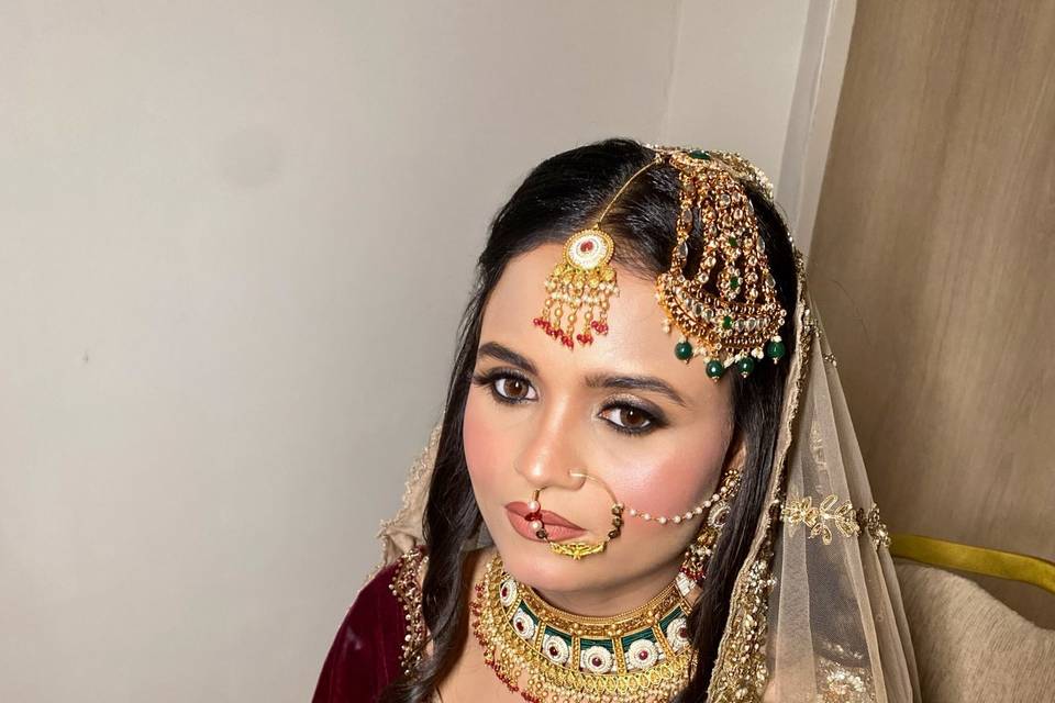 Subtle Muslim bride