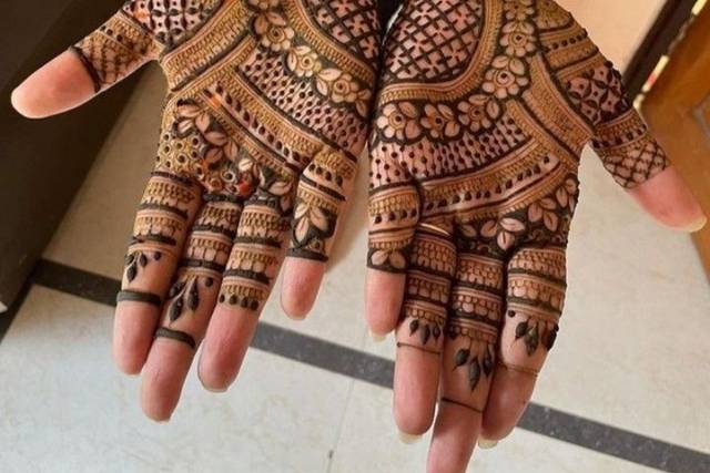Pooja Mehendi Artist