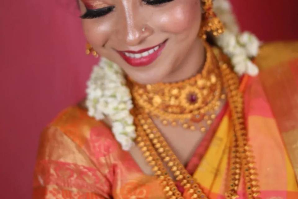 Makeup artist Mohini