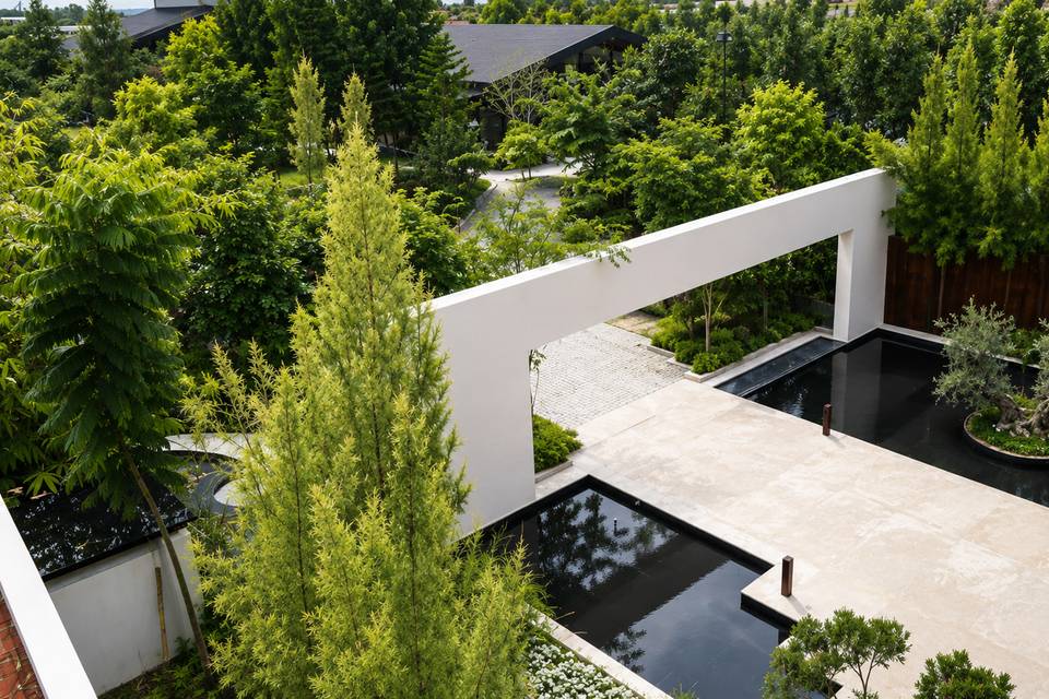Entering Lawn