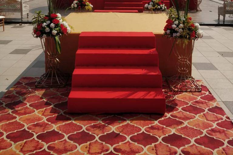 Varmala Stage & Mandap Decor